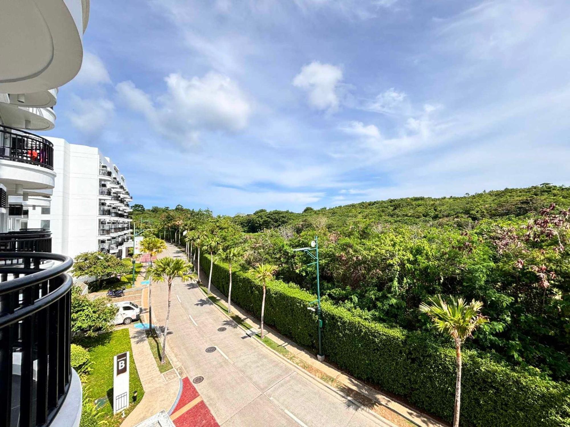 De Avila Apartment *